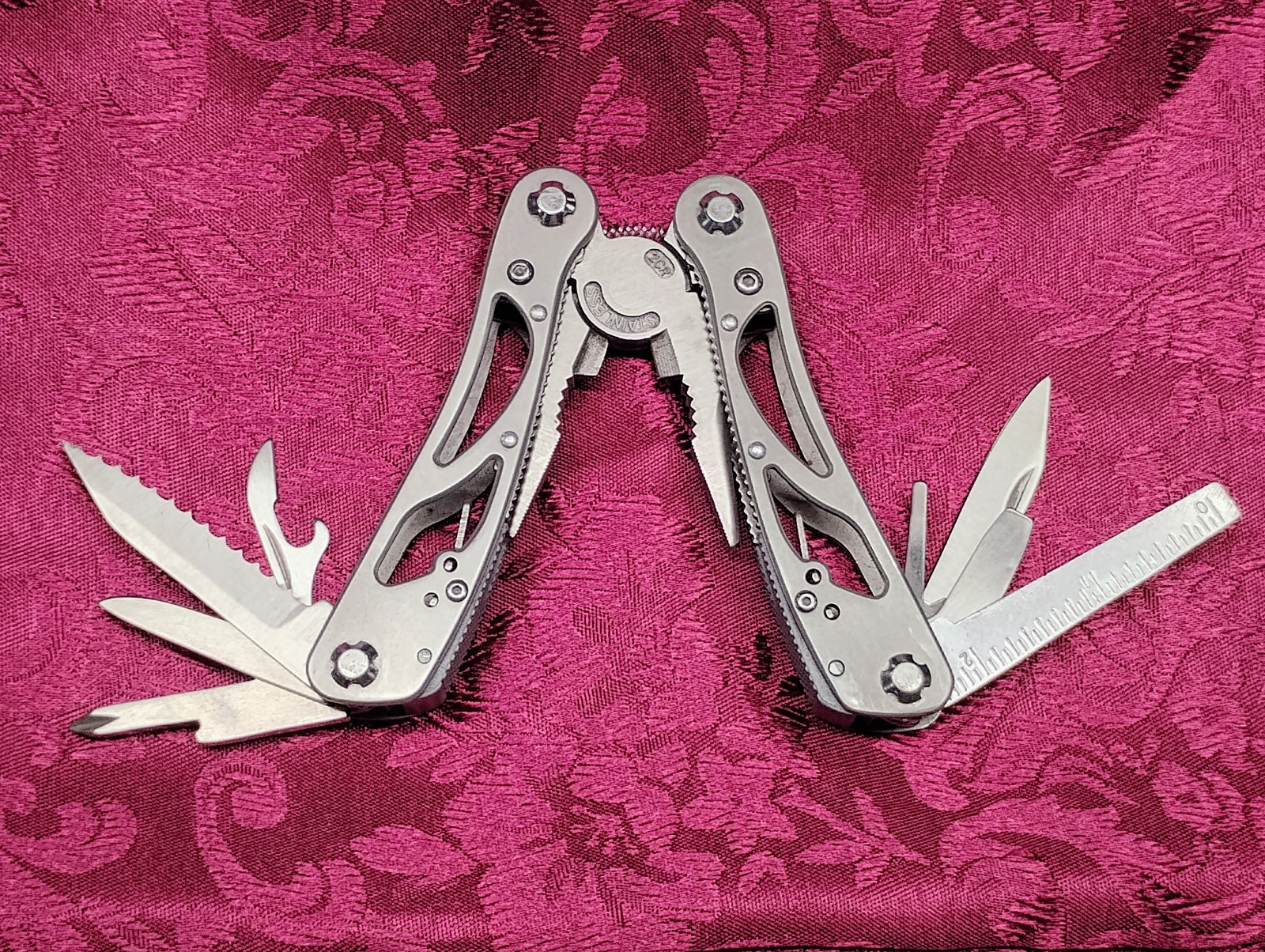 Winchester Multi Tool Mens Pocket Knife Fishing Hunting Shooting Pliers Sheath