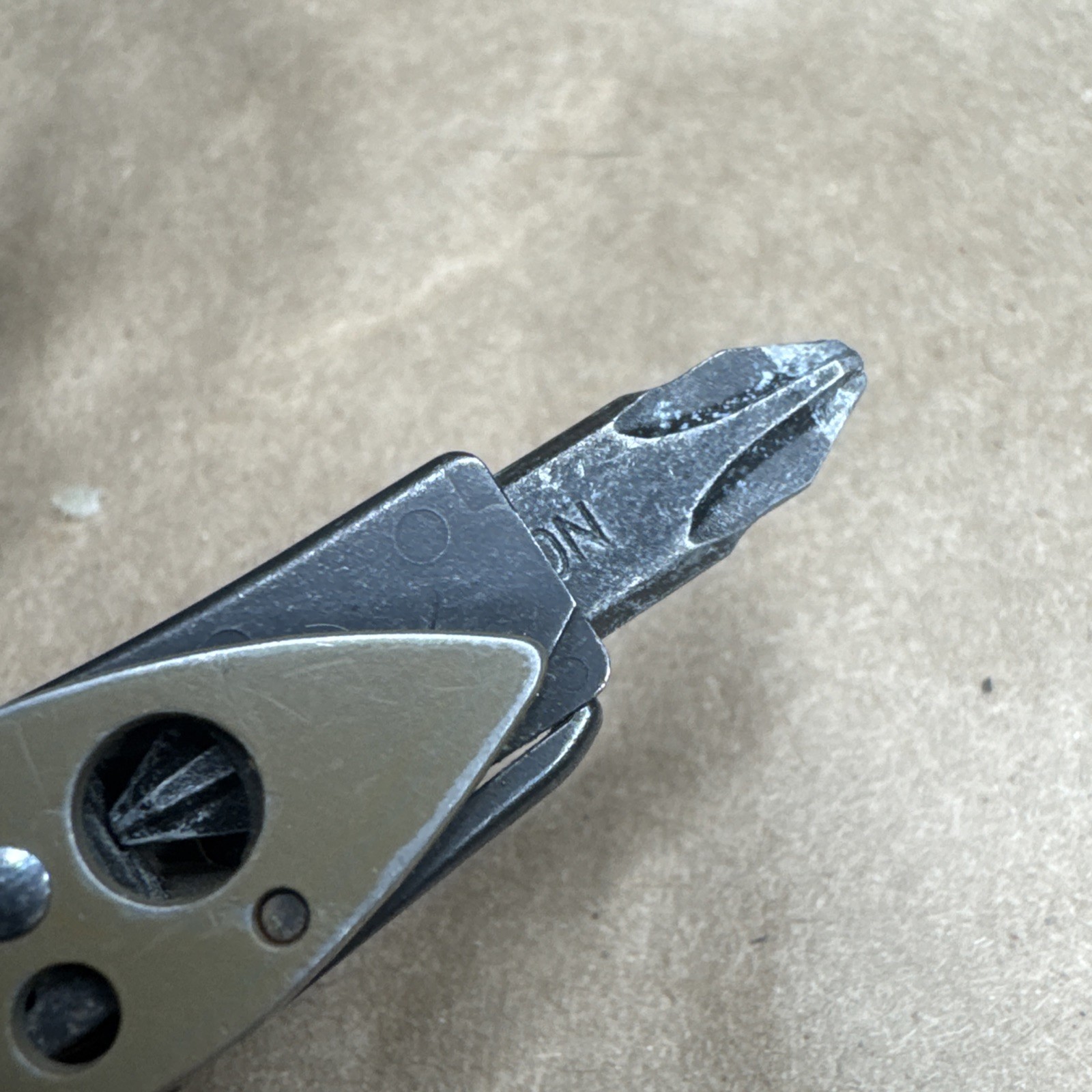 Leatherman Skeletool 7-in-1 Lightweight Multi-tool