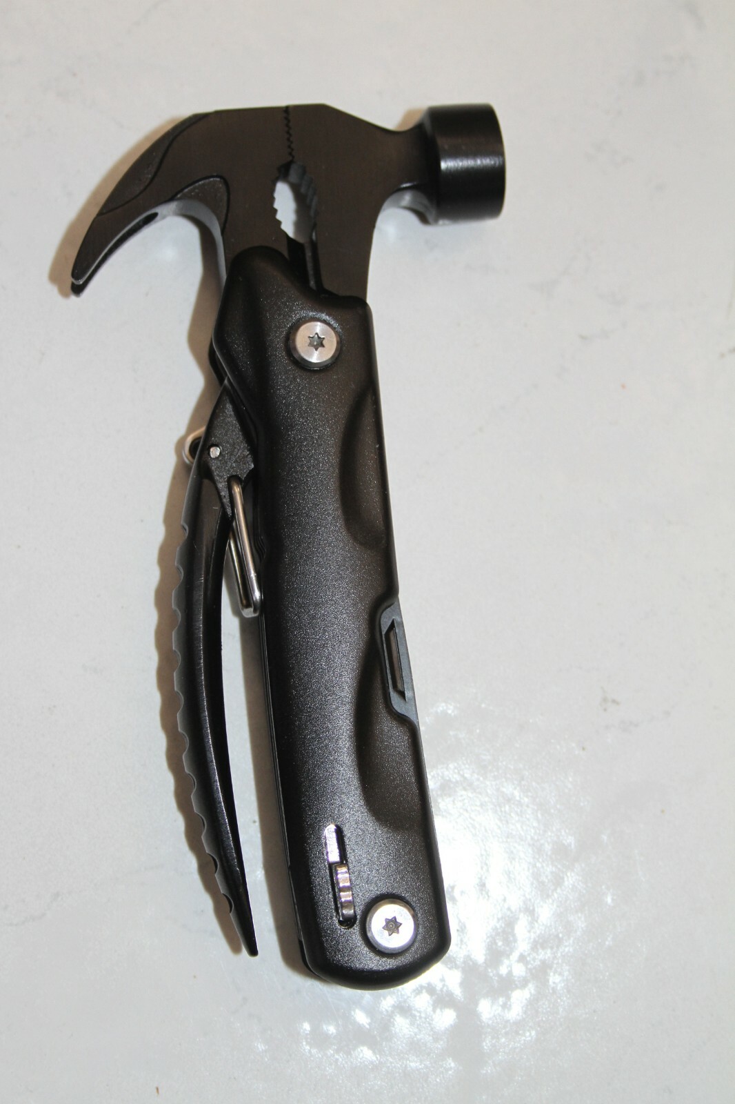 Quntionst Multitool a Smart Compact Survival Kit Hammer Pliars Saw Knife