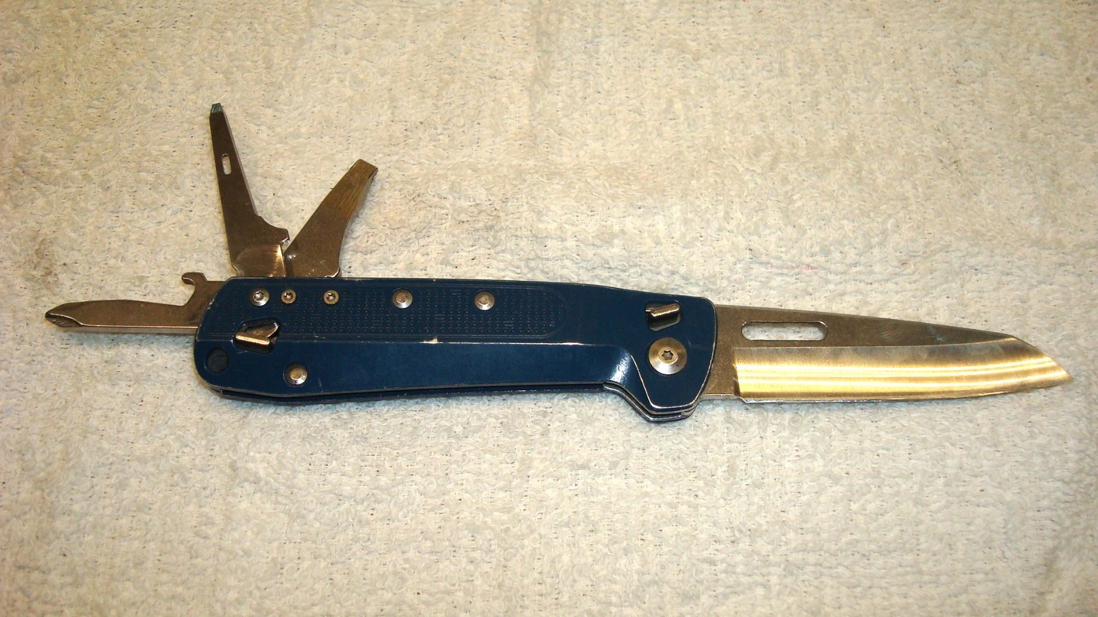 LEATHERMAN FREE K2 KNIFE WITH TOOLS
