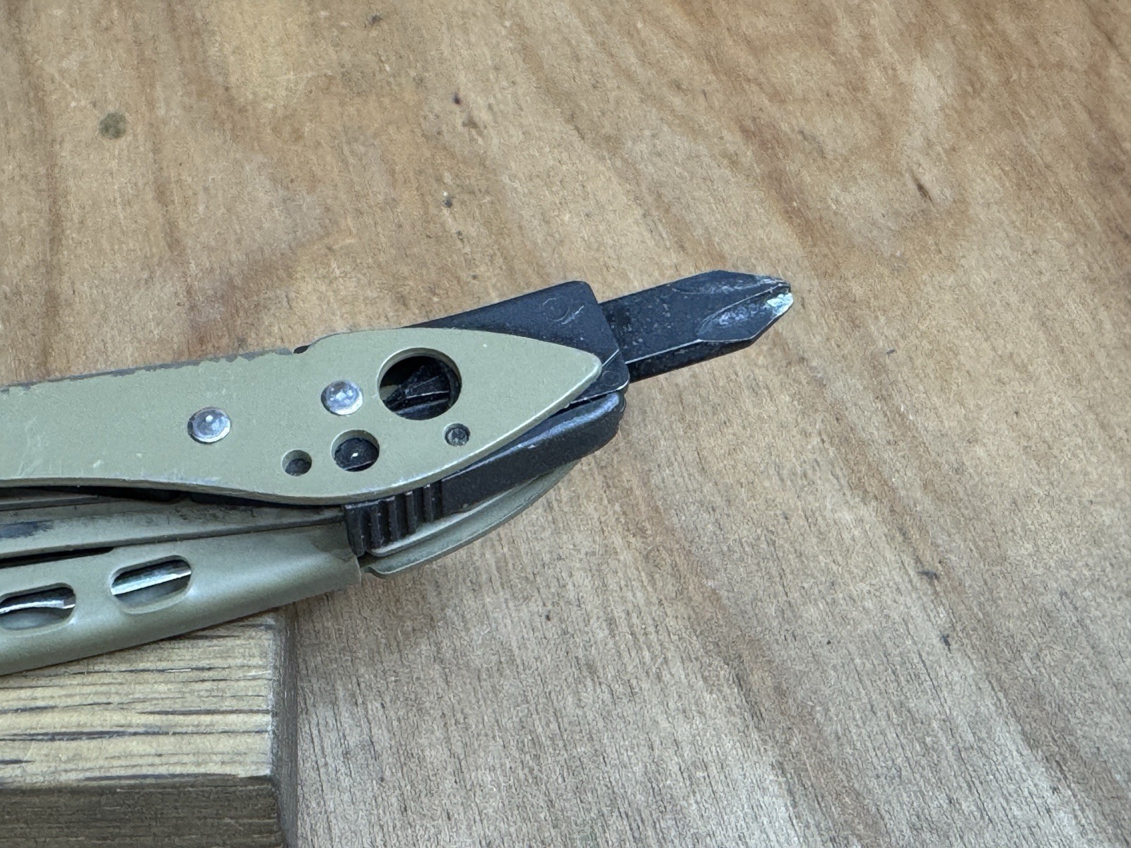 LEATHERMAN SKELETOOL Coyote/Black Multi Tool Combo Blade EXCELLENT!