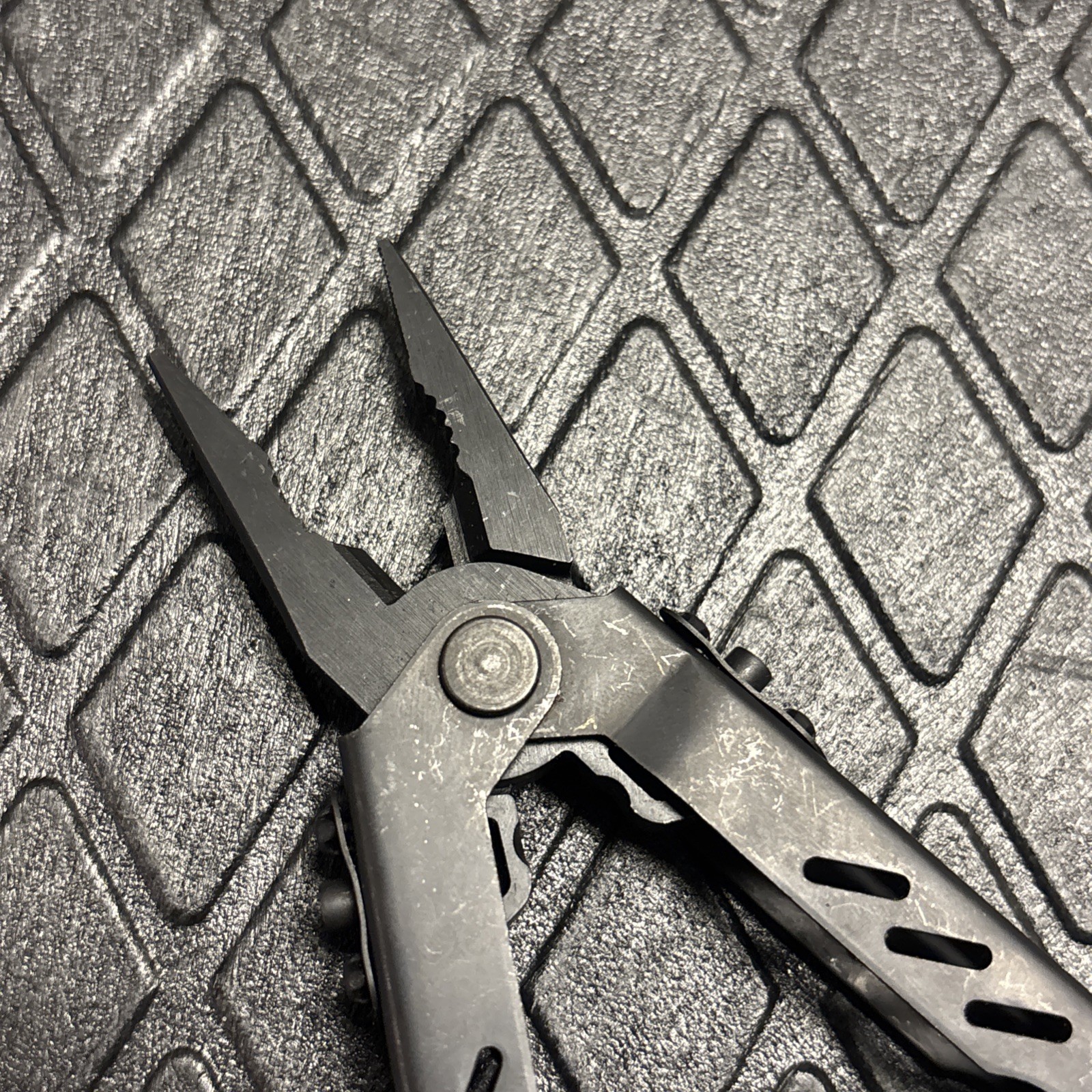 Gerber MP400 Multi Tool Multi-Plier, Black, Nice!