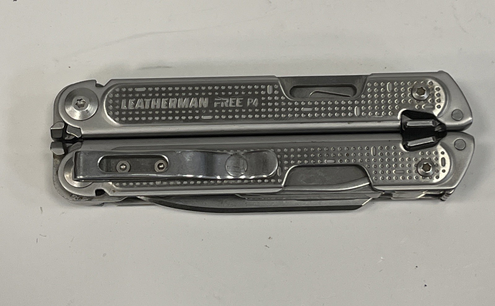 Leatherman Free P4 Multitool Multi-Tool Pliers Tool