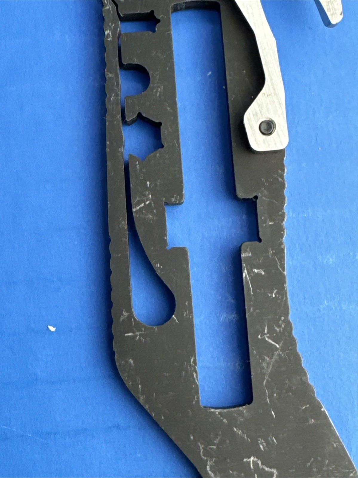 LEATHERMAN Pump Multi-Tool Black – tool only, no bits