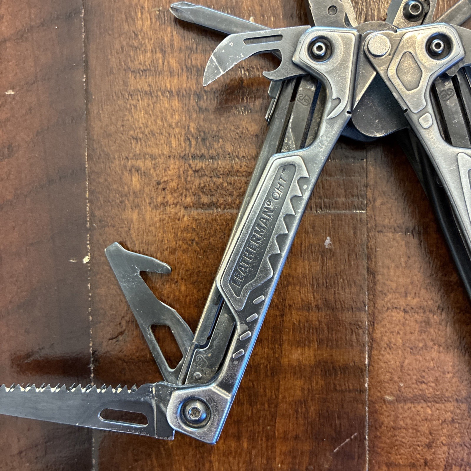 Leatherman OHT Multi-Tool Knife Discontinued 11/17 – Silver / Black – Very Good