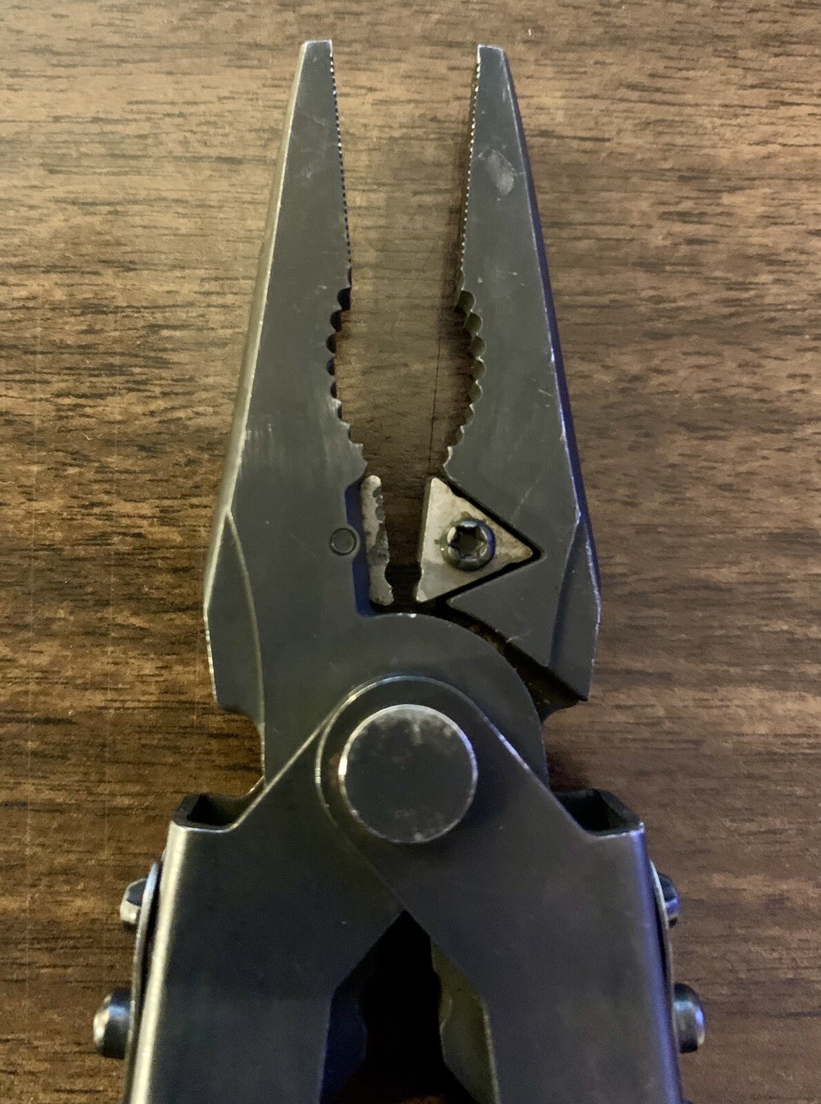 Gerber MP600 Black Oxide Multi-Tool Needle Nose Pliers Carbide Cutters Knife