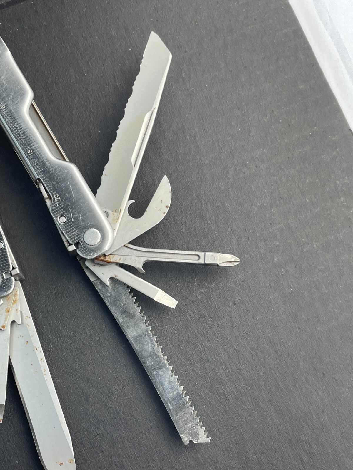 Leatherman Super Tool 300 Multi-Tool Supertool Pocket Knife Pliers File Saw