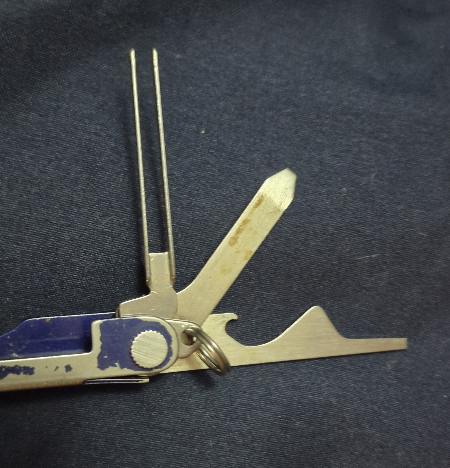 Leatherman Micra 10-Tool Multi-Tool 2″ Straight Blade Blue/Silver Lanyard 2.5″