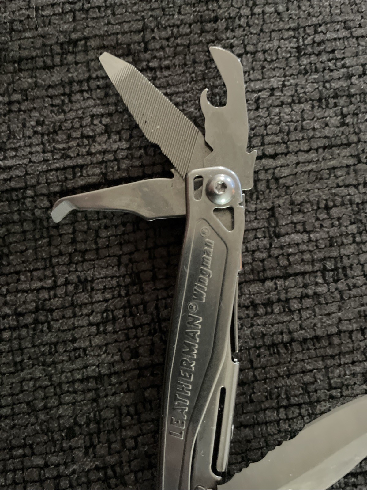 LEATHERMAN MULTI TOOL – WINGMAN