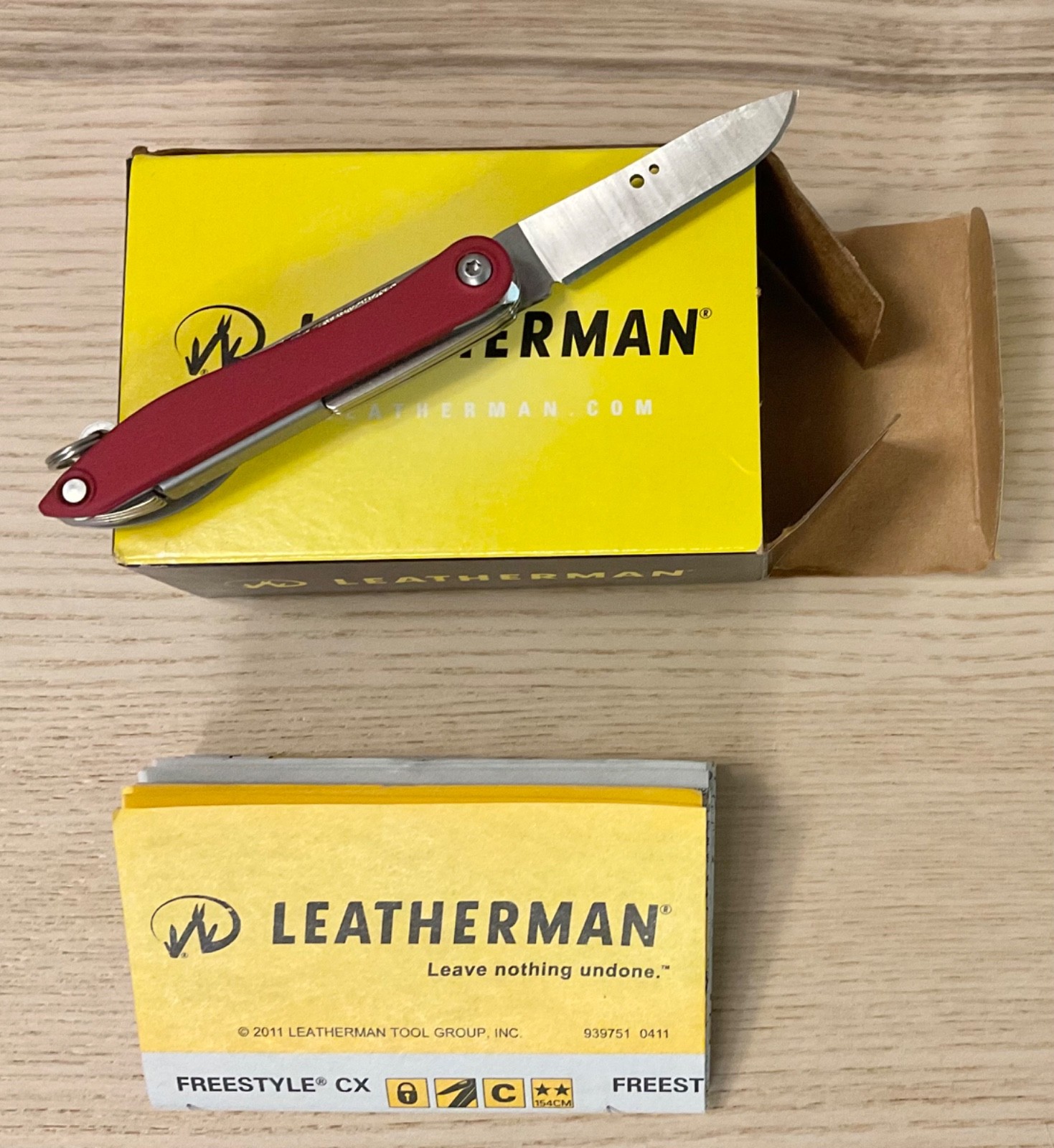 NIB Leatherman Style Rare Retired Discontinued Multi Tool Collectible – Red