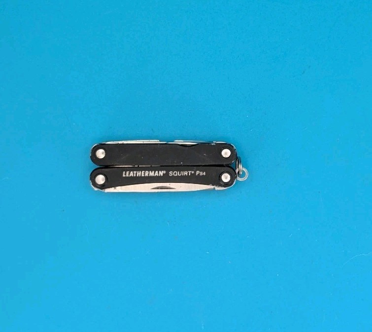 Leatherman SQUIRT PS4 Multi-Tool! BLACK! *broken scissors spring*
