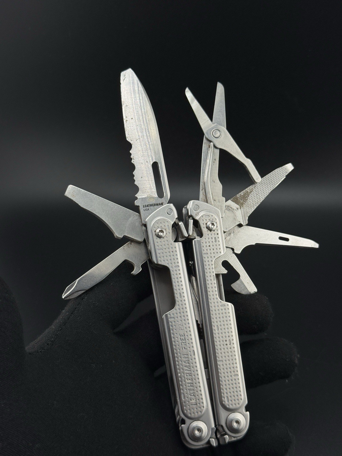 Leatherman Free P2 Stainless Multi Tool Folding Knife USA