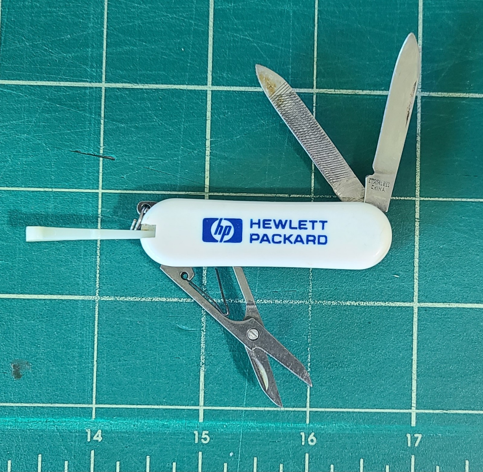 Hewlett Packard 5-in-1 Multi-Tool Pocket Knife Scissors File White Blue