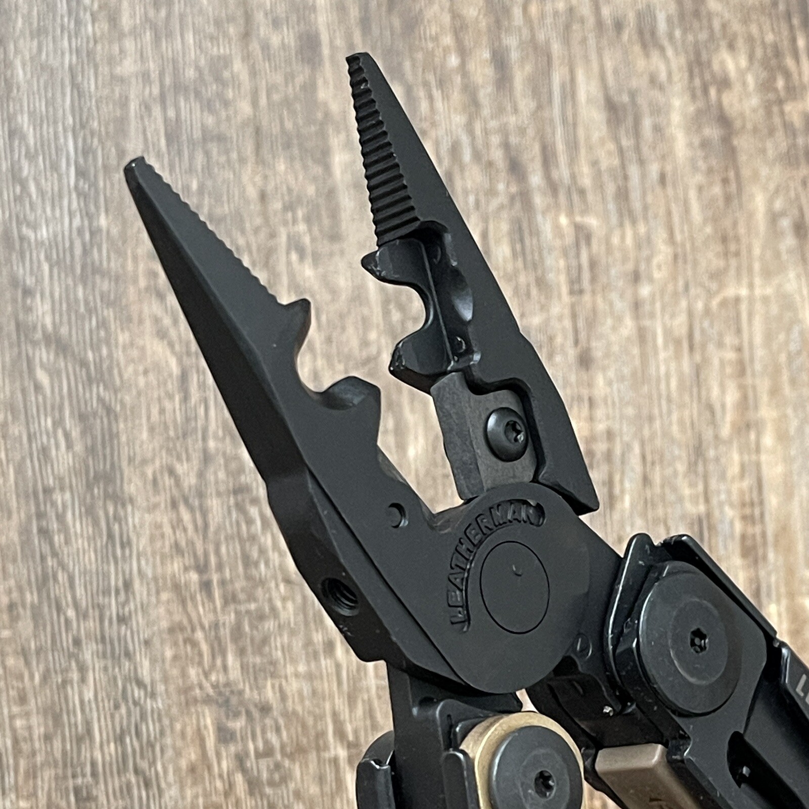 Leatherman MUT EOD Black multi tool, black molle sheath. New with box