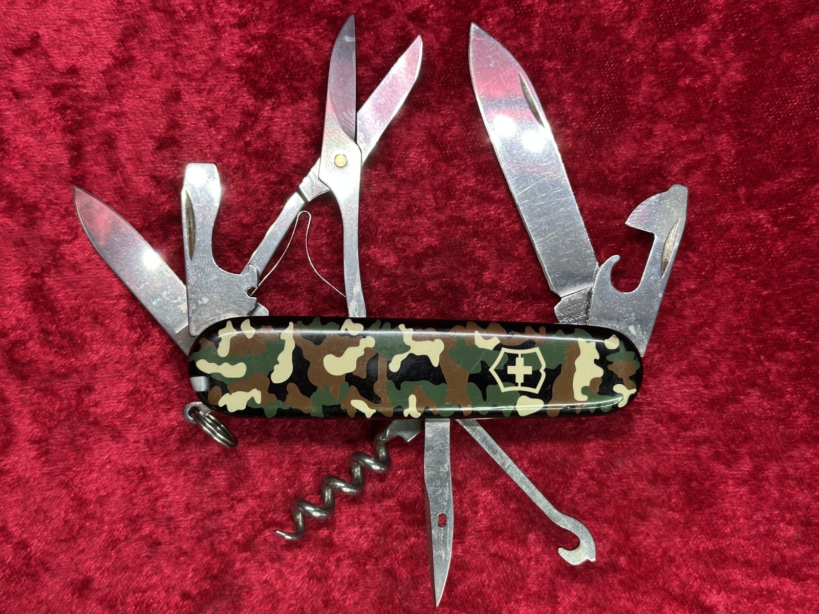 Victorinox Climber Green Camo Swiss Army Knife 11 Tool 3 Layer Random Pick (415)