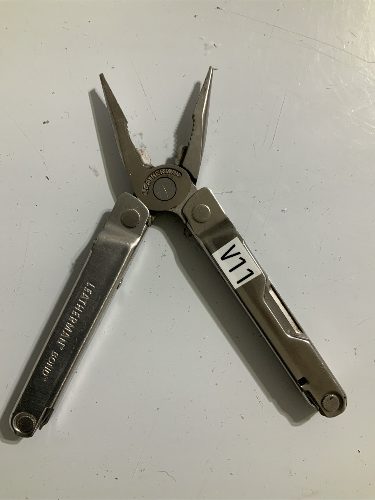 LEATHERMAN Bond Multitool, Stainless Steel Everyday Tool! – V11
