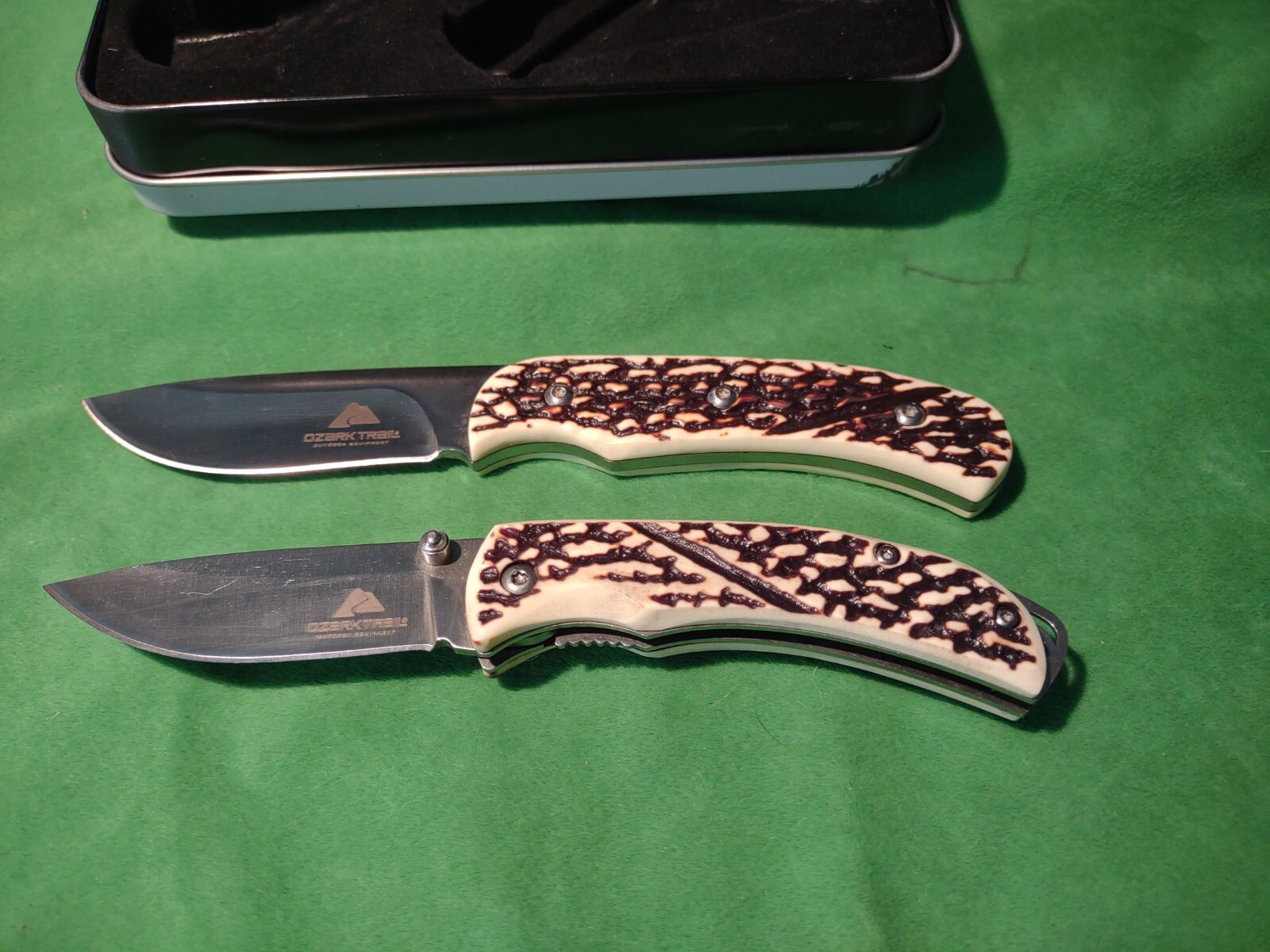 Ozark Trail 2 Piece Pocket Folding Knife Set With Collector’s Tin Box Gift