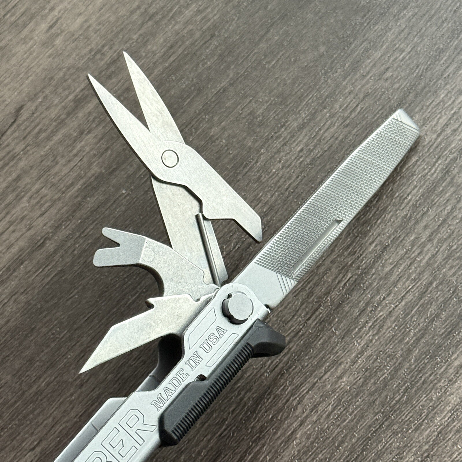 Gerber Center Drive Plus Multi-Plier w/Leather Sheath Multitool w/Scissors. USA