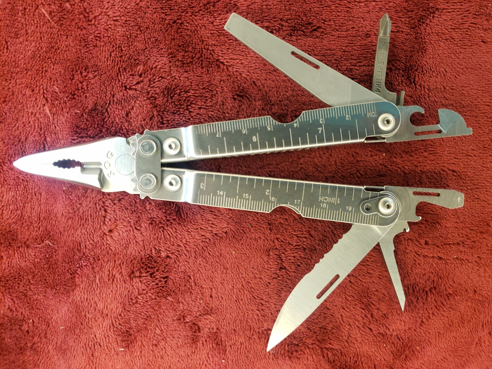 SOG PowerPlier PowerLock Multi tool Stainless read