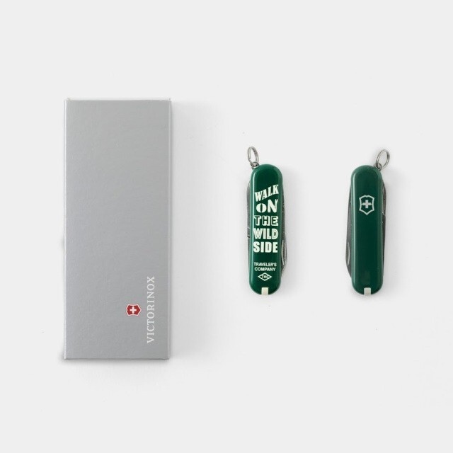 VICTORINOX × TRAVELER’S COMPANY Classic SD Message Green