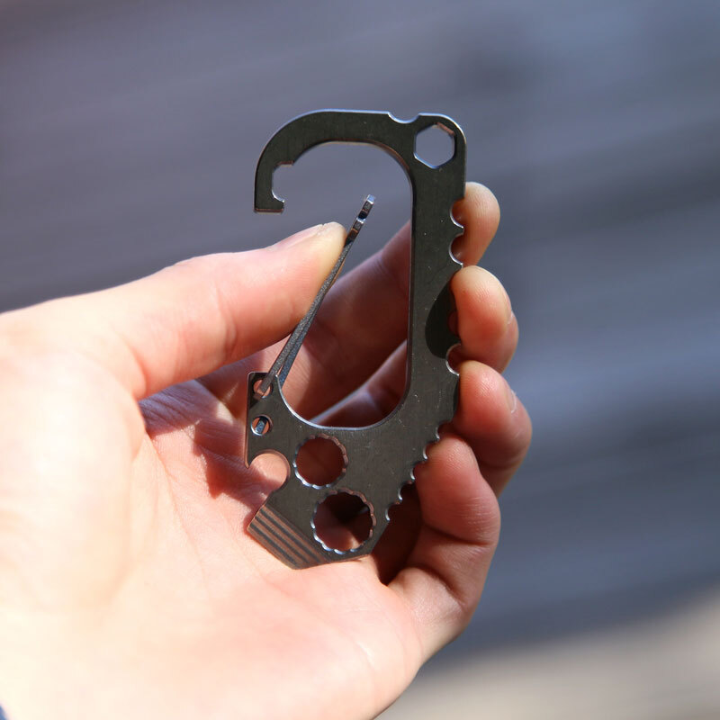 EDCgear Titanium Alloy Multi Tools Keychain Carabin Opener Crowbar Outdoor