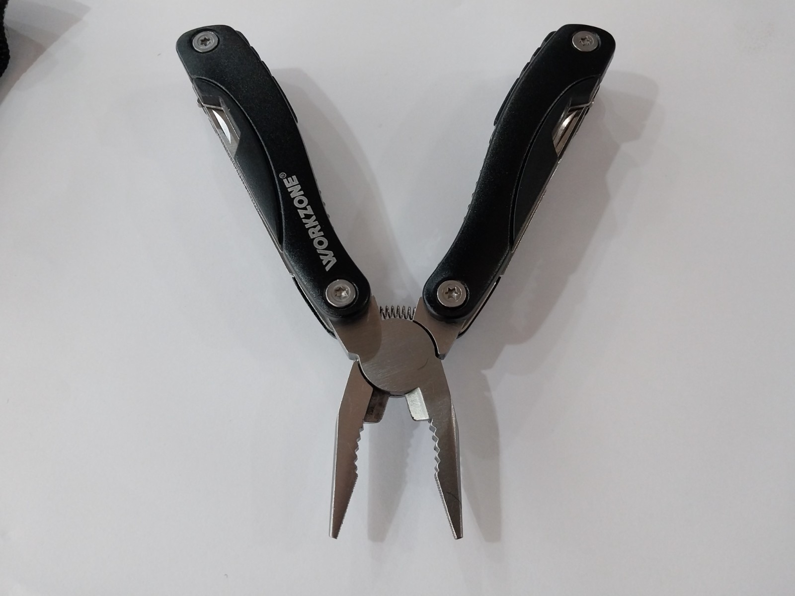 WORKZONE Multi Tool PLIERS IN POUCH