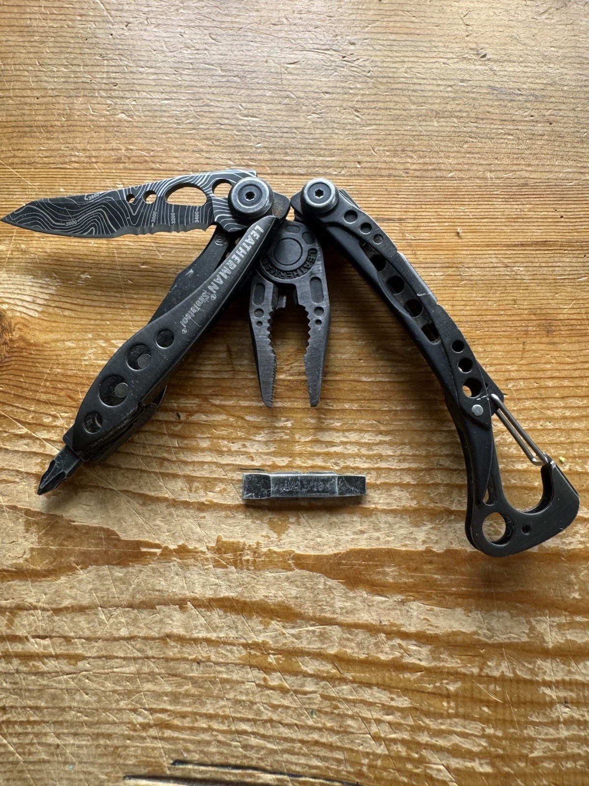 TOPO Leatherman SKELETOOL Multi Tool SERATED Knife-Pliers etc Collector Model