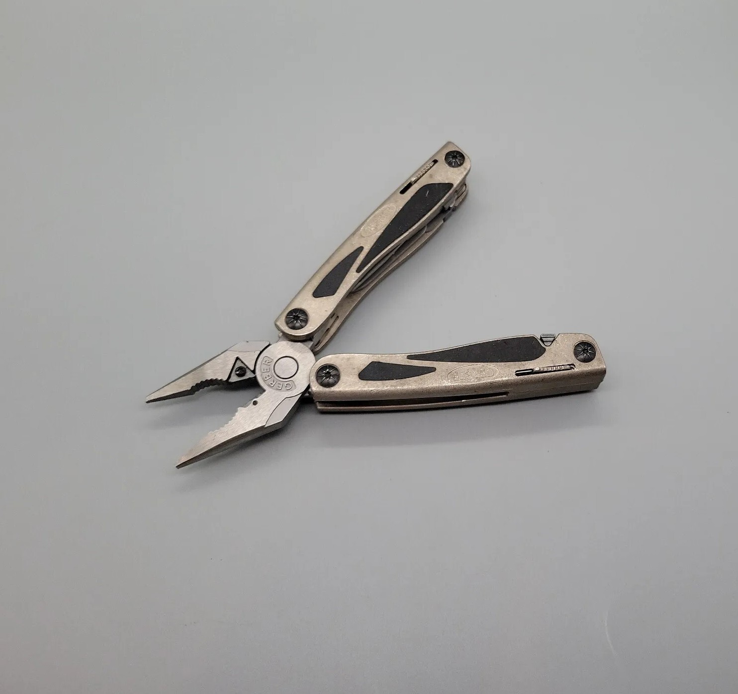 GERBER 800 LEGEND MULTI TOOL MULTI-PLIER: CARBIDE CUTTERS PLIERS KNIFE REMGRIT