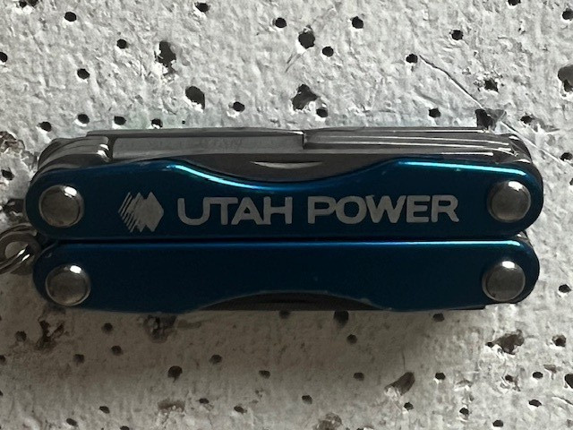 Leatherman SQUIRT P4 Blue Discontinued Multi-Tool Pilers keychain—