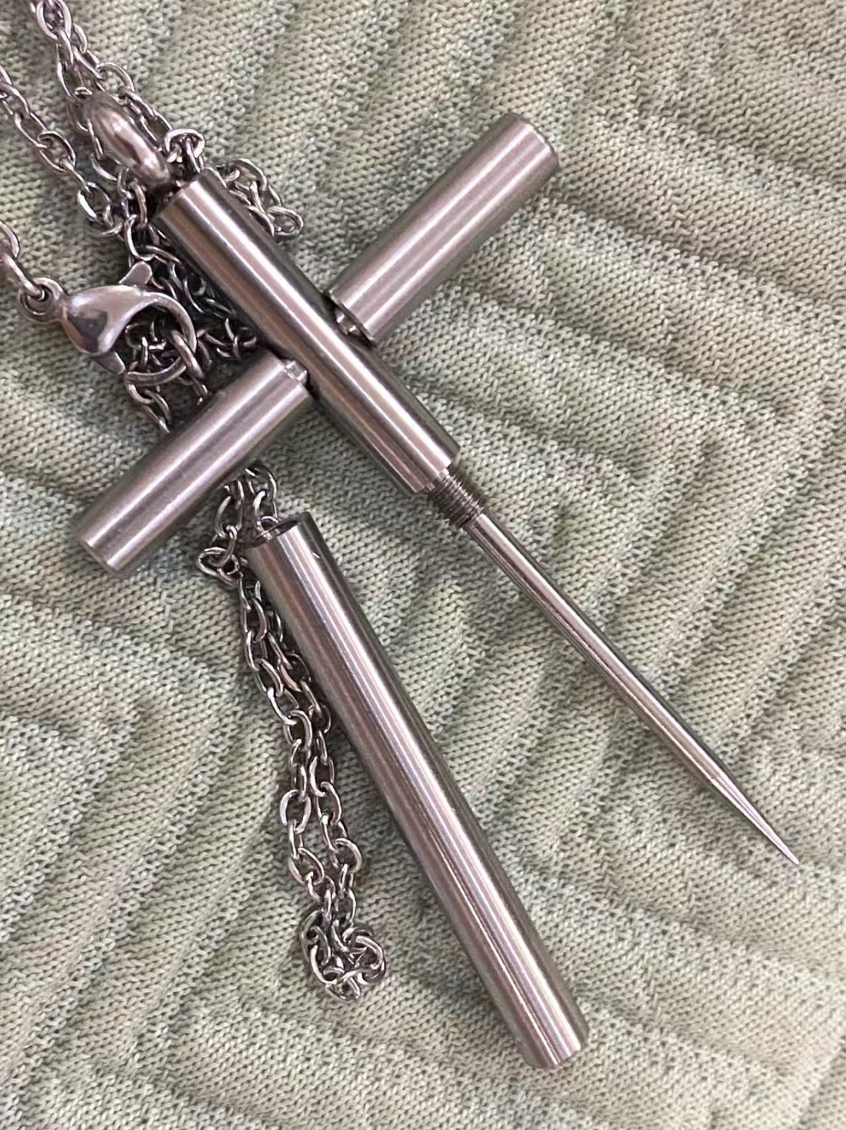 men’s and women’s self-defense wolf proof toothpick EDC key holder Necklace