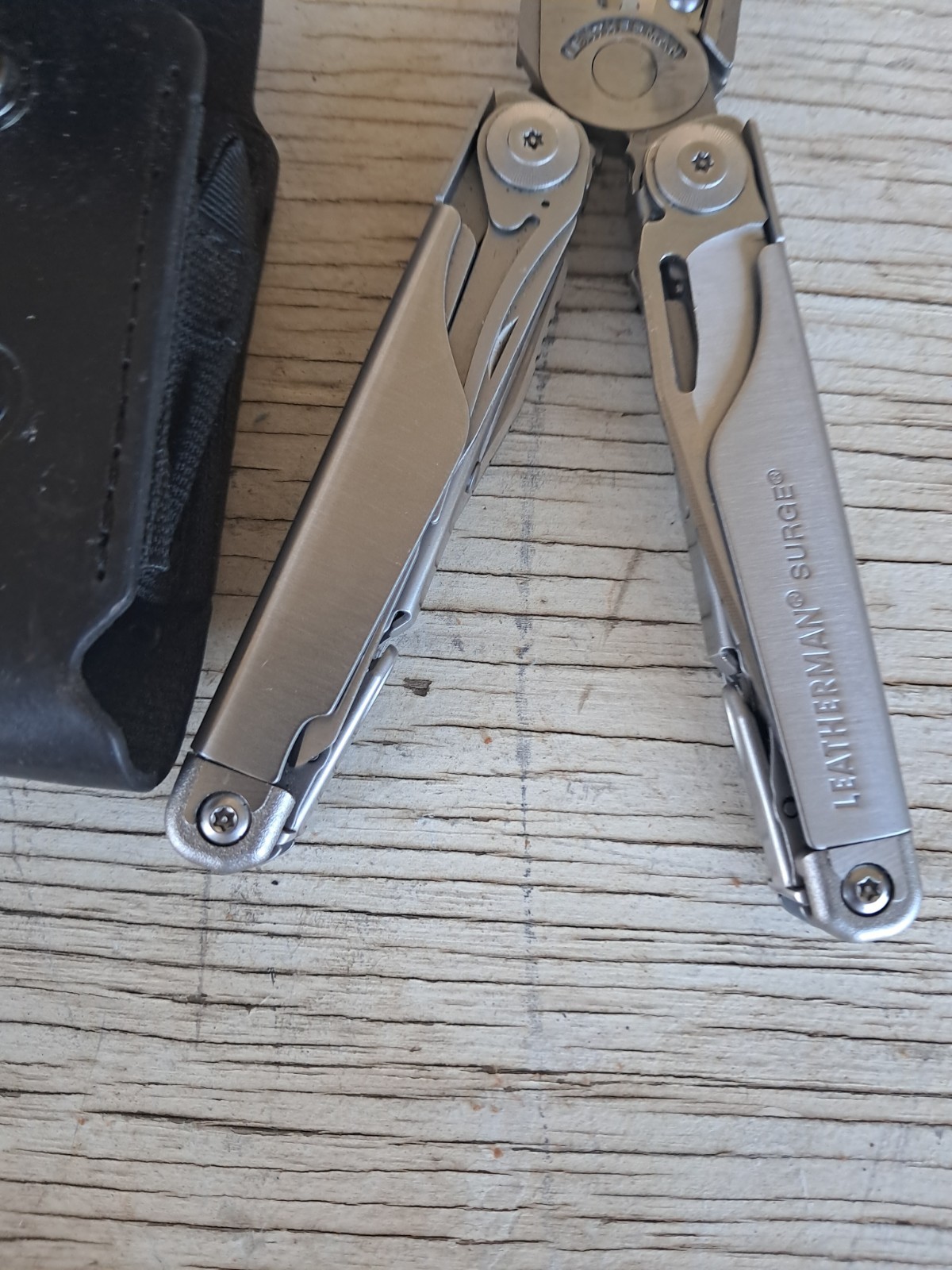 Leatherman Surge Multi Tool