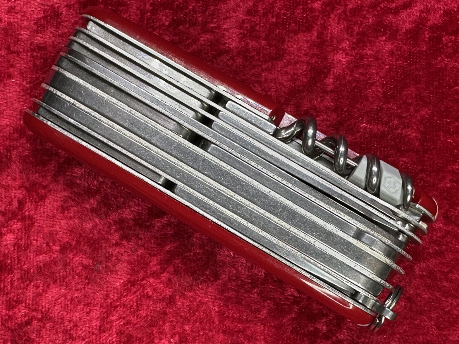 Victorinox SwissChamp Red Swiss Army Knife 91mm 33 Function 22 Tool 8 Layer(683)