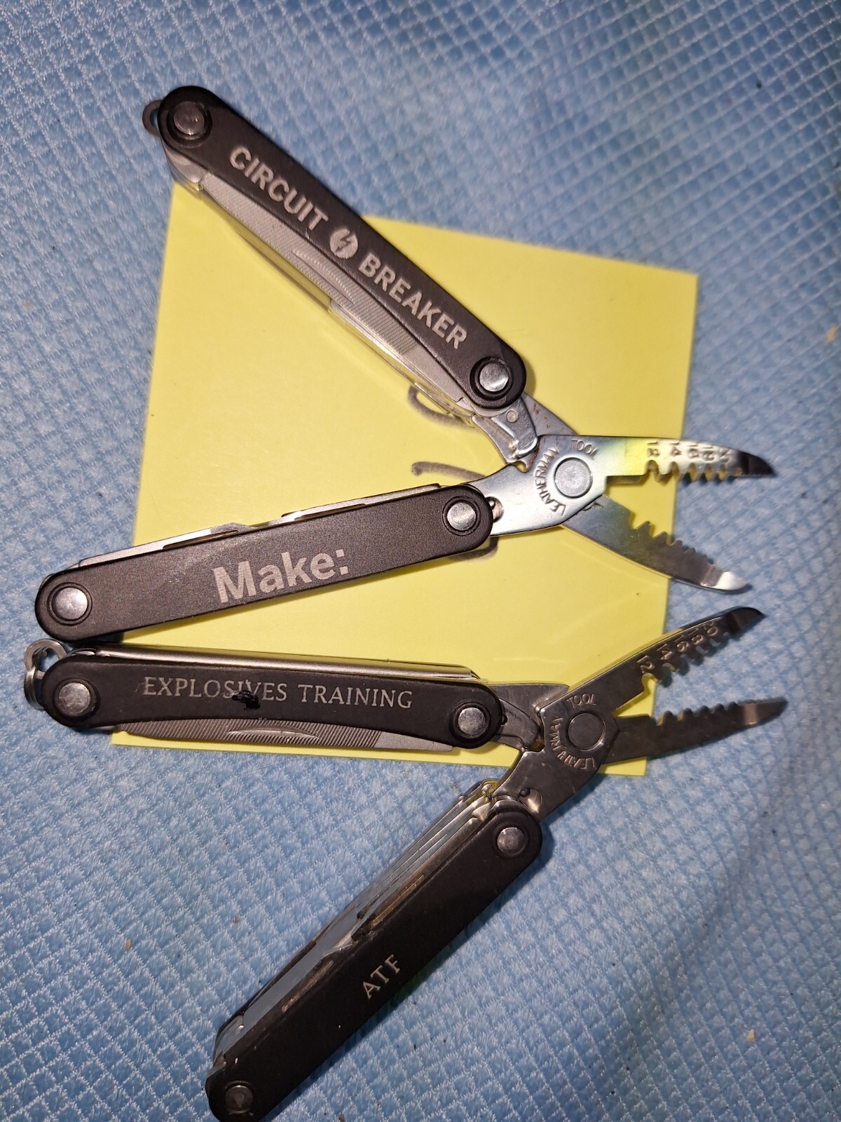 2 LEATHERMAN ES4 BLACK Multi Tools AIRPORT CONFISCATION Lot N10