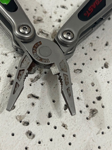 Coast Multi Tool Silver And Black Pilers 10 tools —