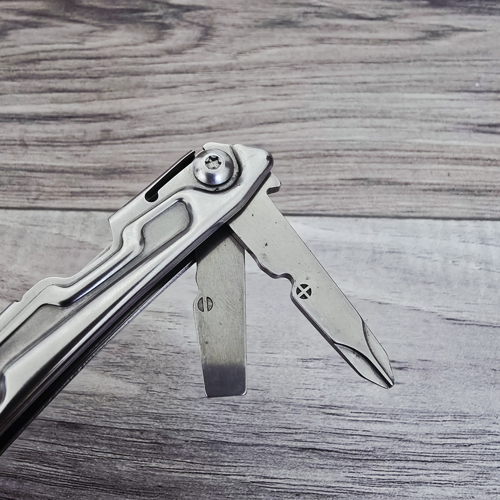 Leatherman Rev Multi-Tool Silver Pocket Knife Hiking Heavy-duty