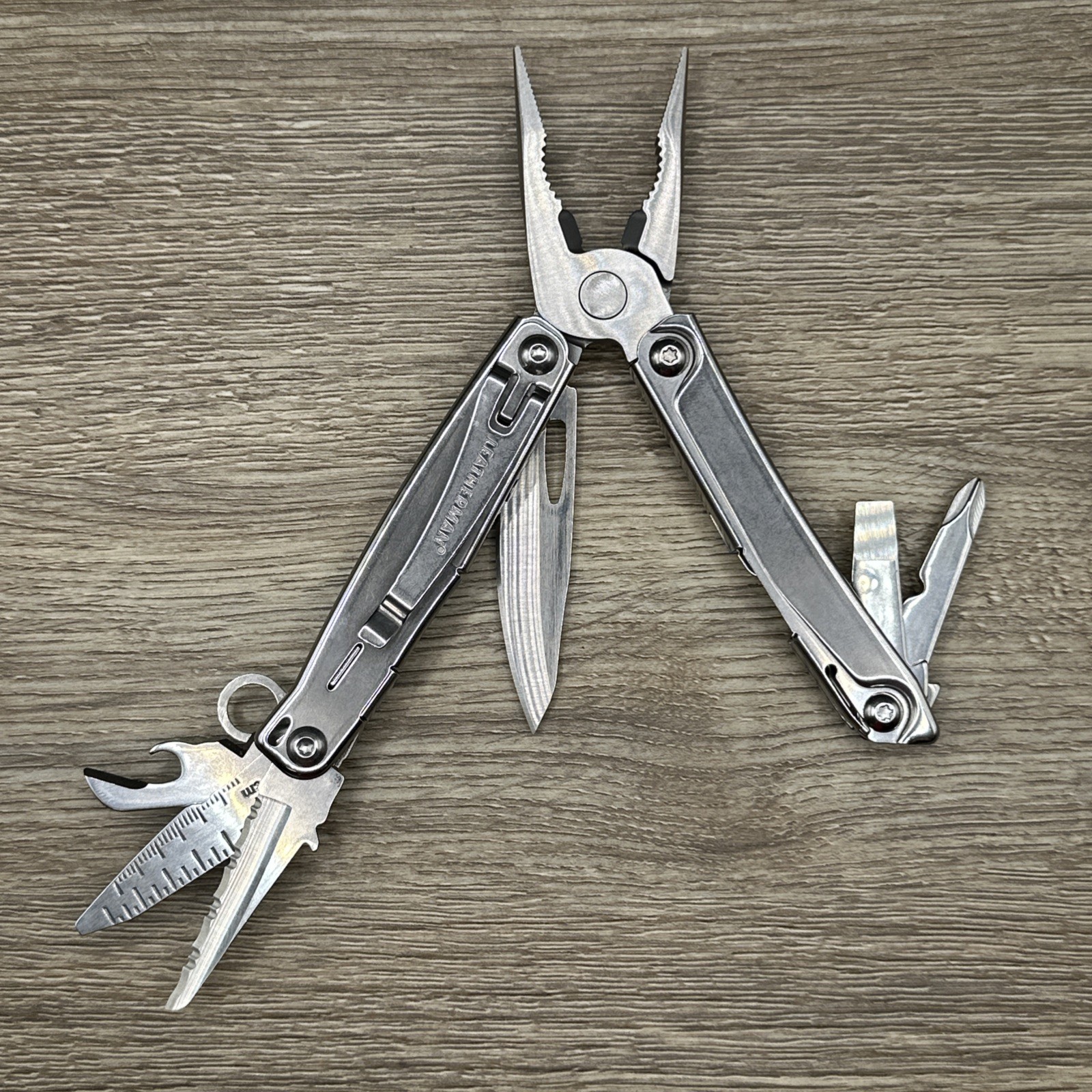 Leatherman Bolster 13 Tool Stainless Steel Folding EDC Multi-Tool VGUC Clean!
