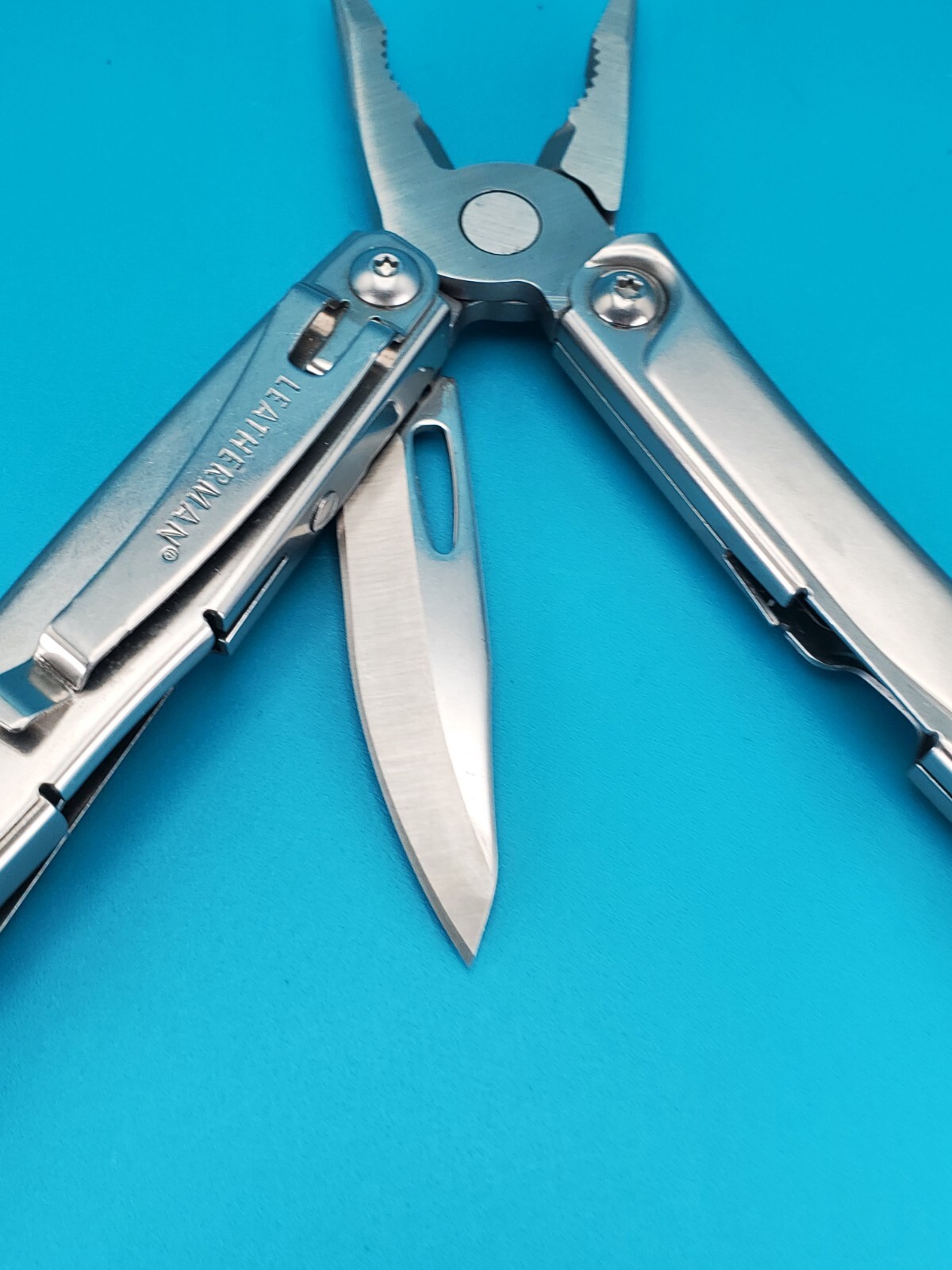 Leatherman Bolster 13 Tool Stainless Steel Multi-Tool! WITH SHEATH! NICE!