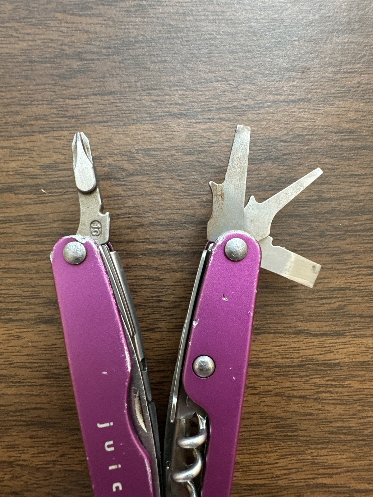 Discontinued Gen 1 Purple Leatherman Juice XE6, Fish, Great EDC *READ*