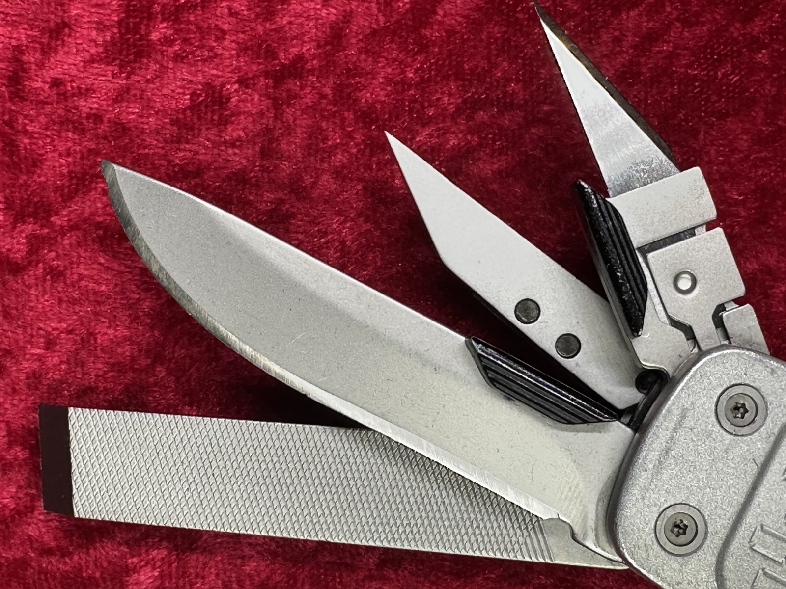 Gerber Lockdown Drive Aluminum Handle Pocket Multi-Tool 7-in-1 w/Pocket Clip(639