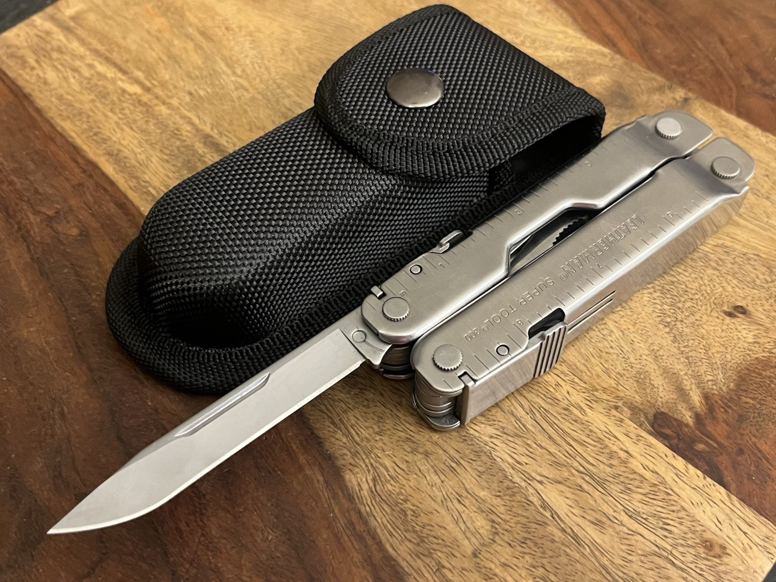Leatherman Super Tool 300 Multitool SUPER NICE!! w/Sheath