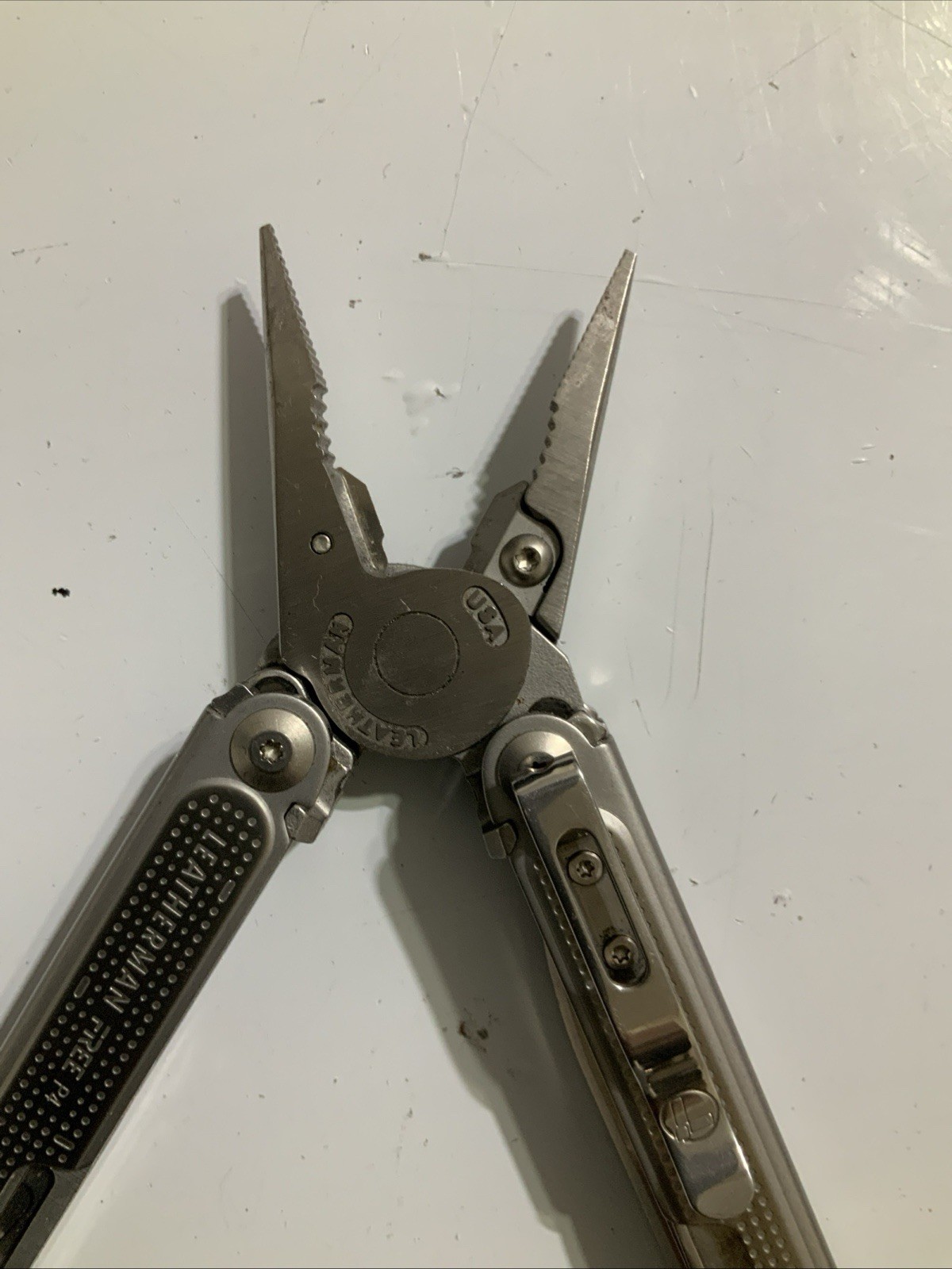 Leatherman Free P4 Stainless Steel Multi Tool Retired – V14