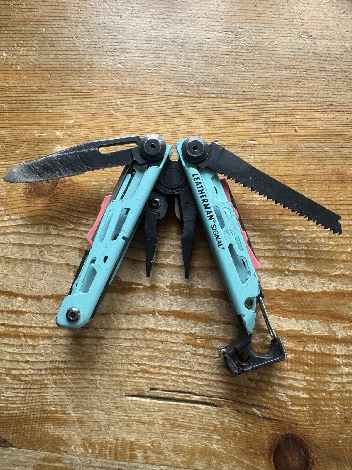 LEATHERMAN SIGNAL Coyote Aqua/Black USA Combo Blade 19 Tools – Used Ferro Rod