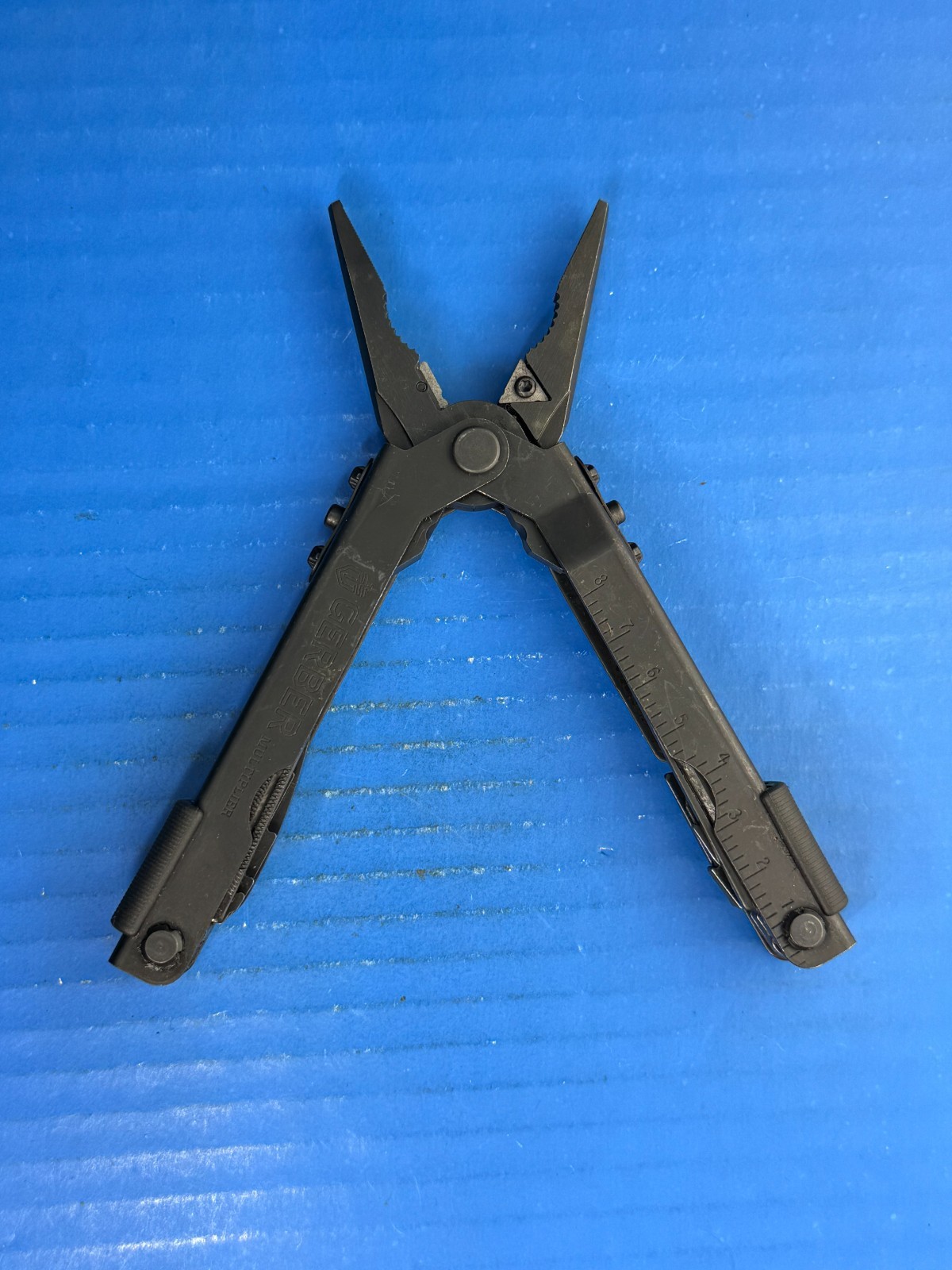 Gerber Multiplier MP600 Multi-Tool Black Needle Nose Pliers