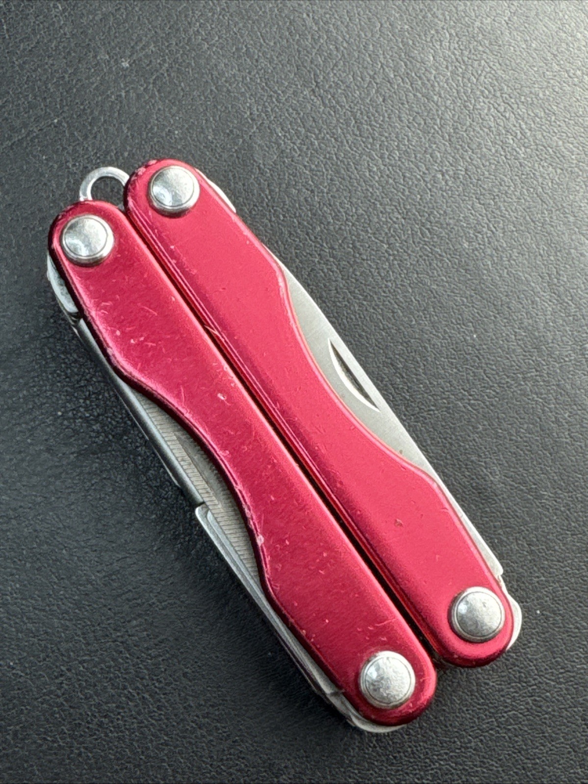 Leatherman Squirt E4 Multi-Tool w/Wire Strippers Radioshack 12517.1