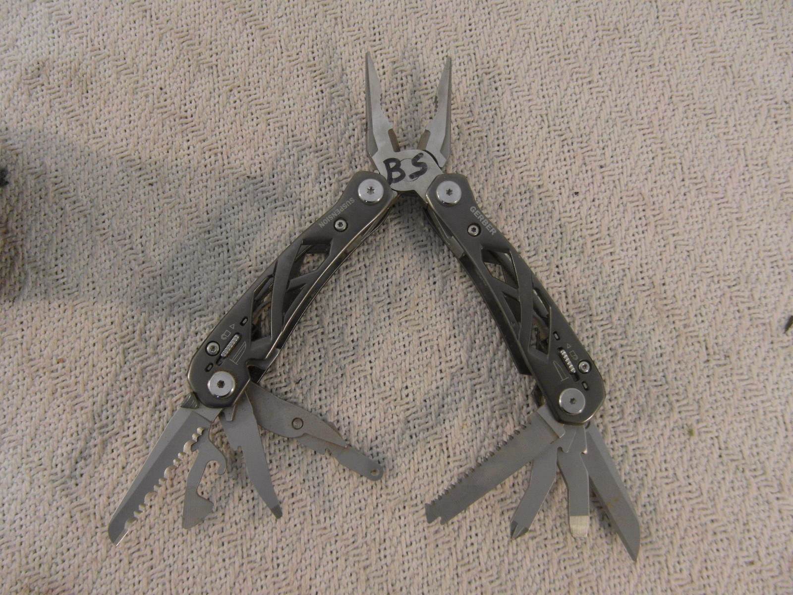 Gerber Suspension Style Silver Gray Military Multi-Tool 33789