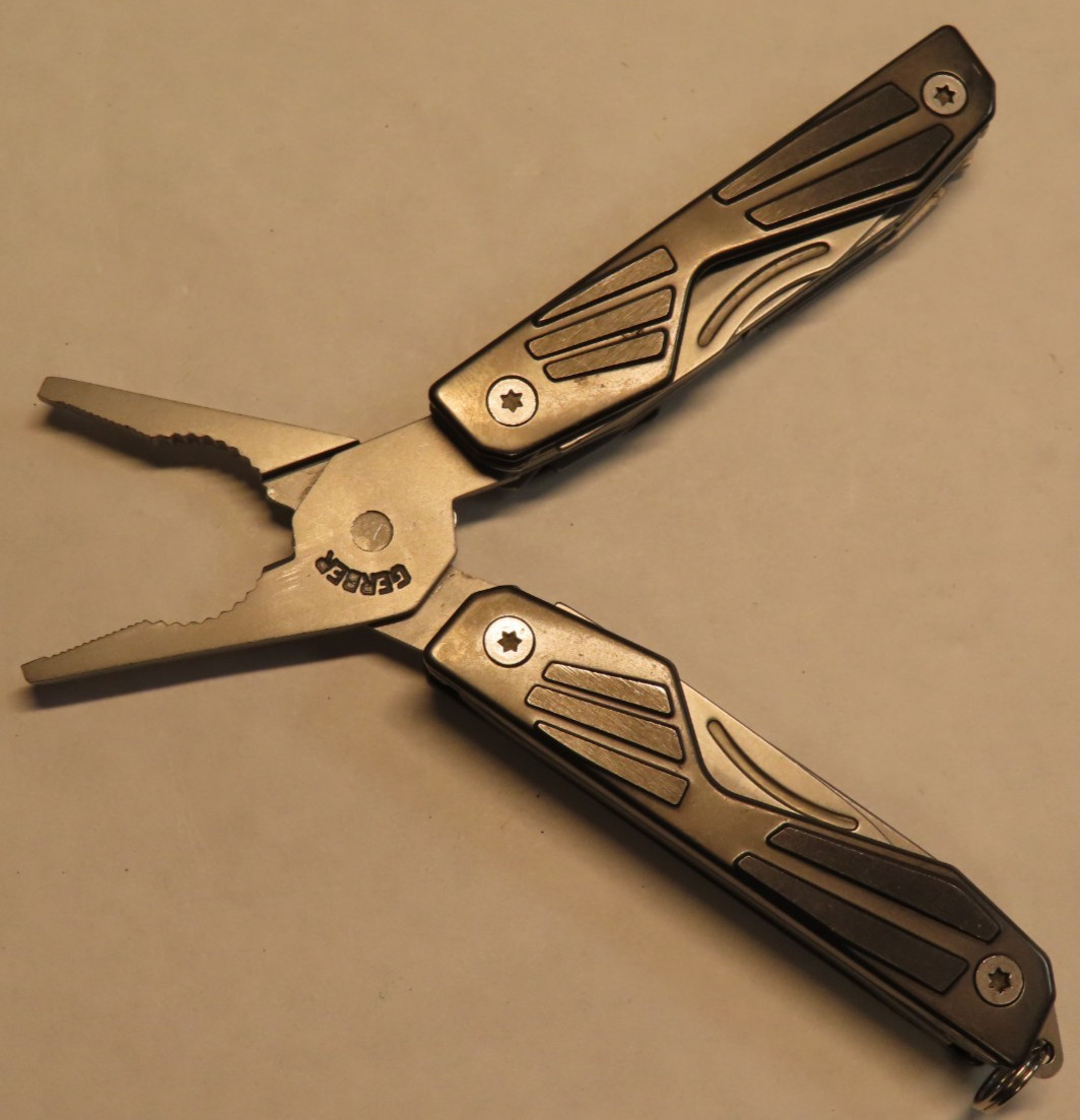 GERBER BEAR GRYLLS EDITION Multi Tool