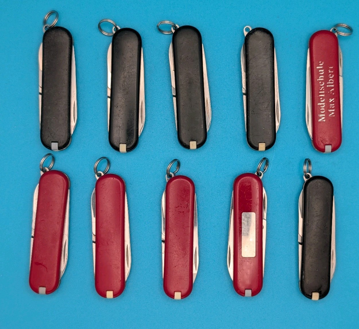 Lot of 10 Victorinox Classic Swiss Army Knife Multi Tools!