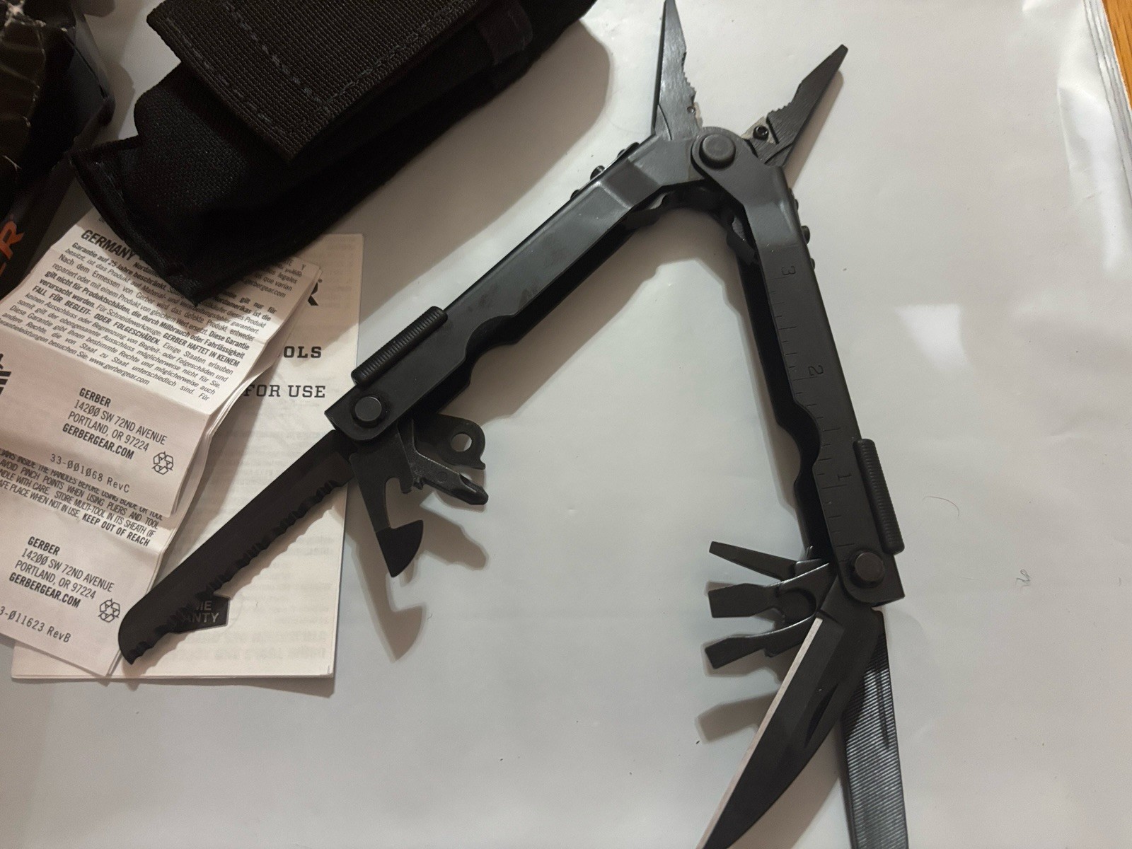 Gerber MP600 Basic Multitool, 14 Tools, Sheath, Unopened