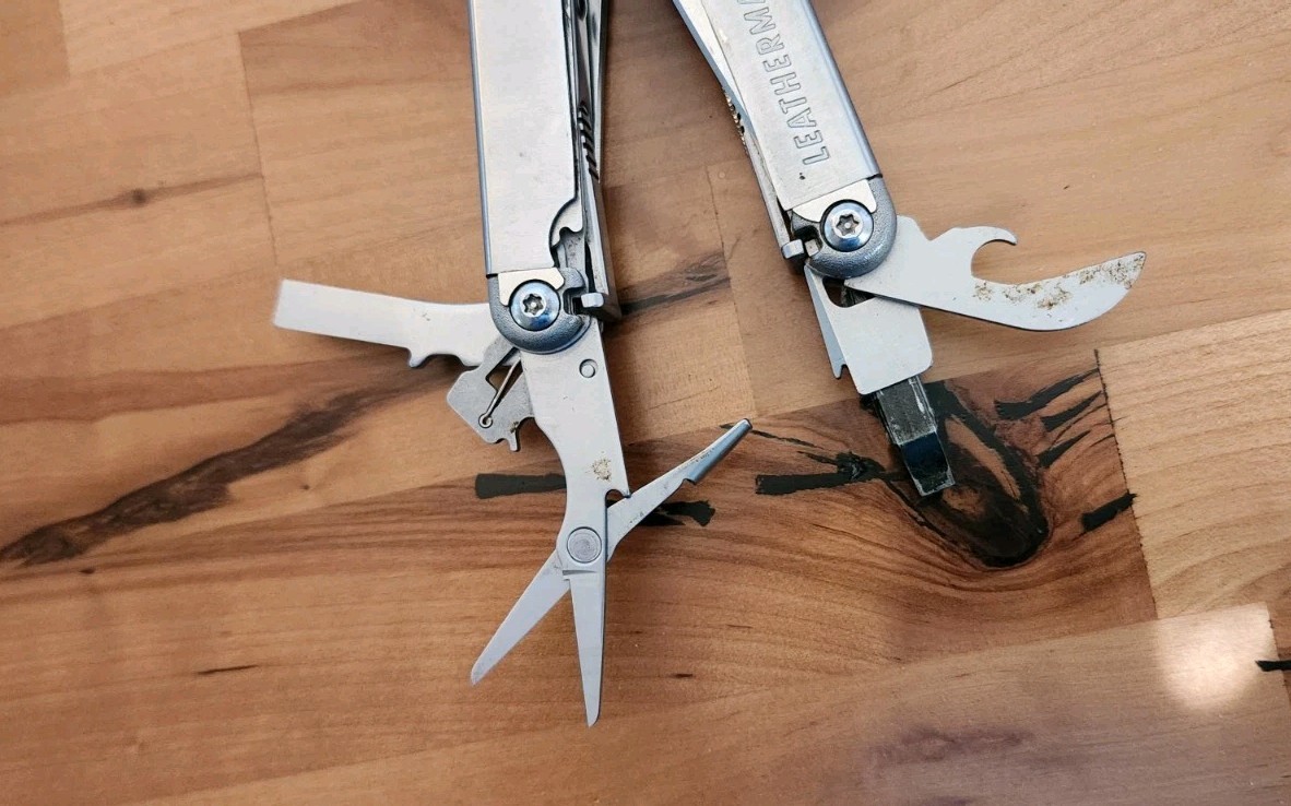 Leatherman Wave Multi-Tool Pliers Pocket Knife – Great Condition – U10