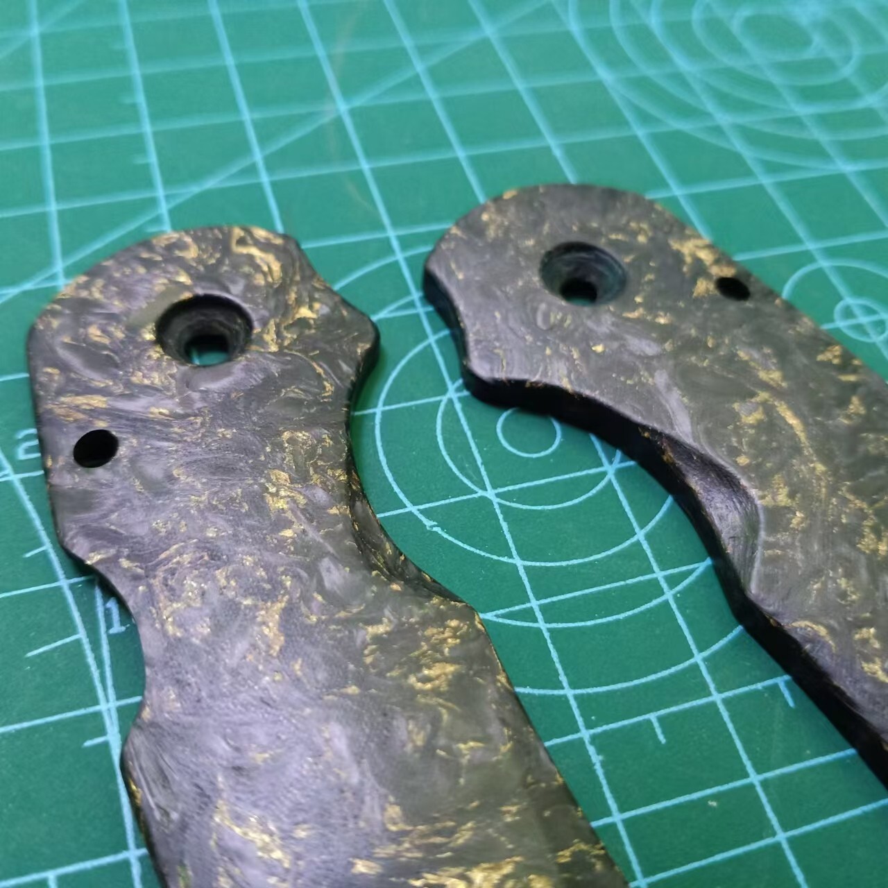 1 Pair Copper Forged Carbon Fiber Handle Scales for Spyderco C223
